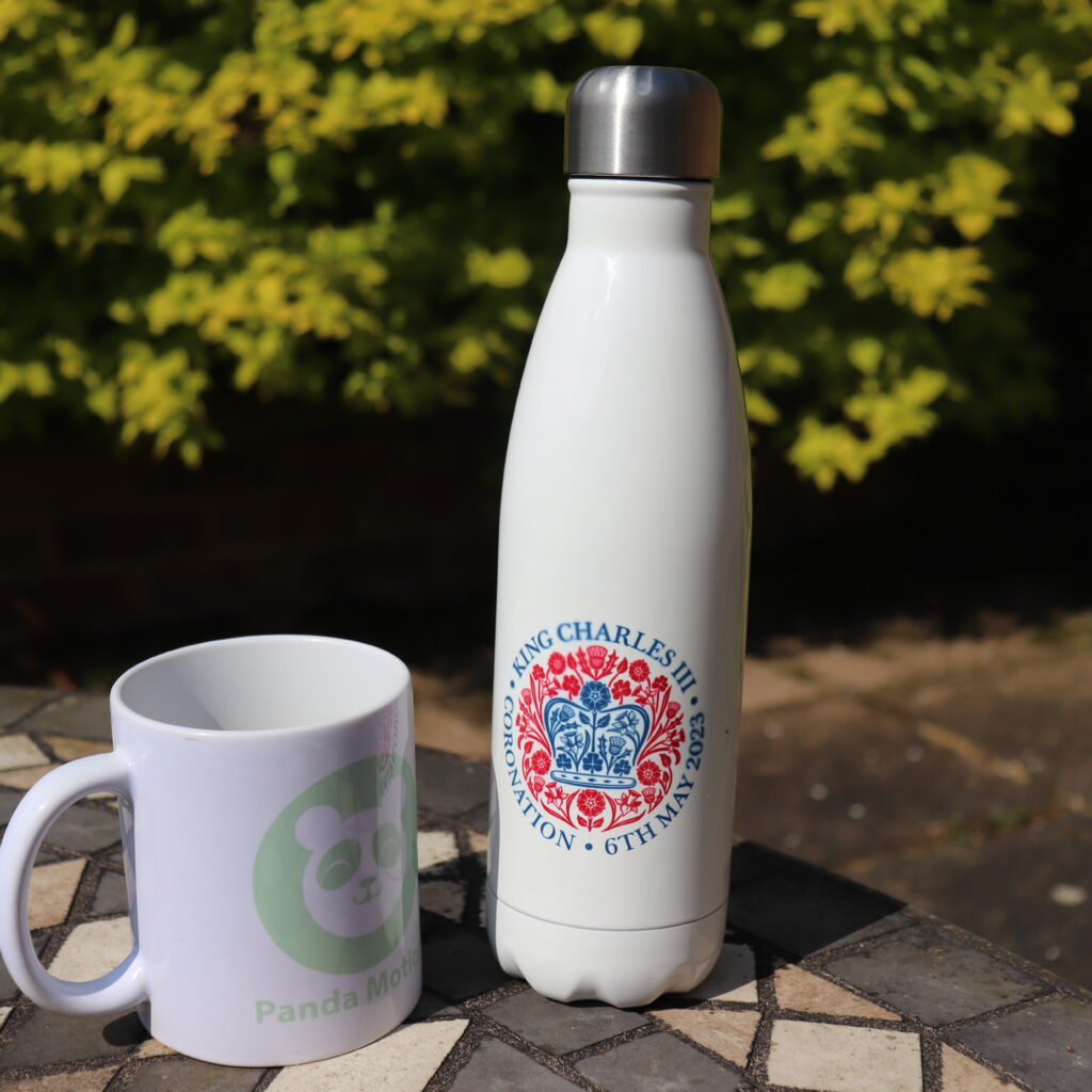 Bottles, mugs and matching pieces